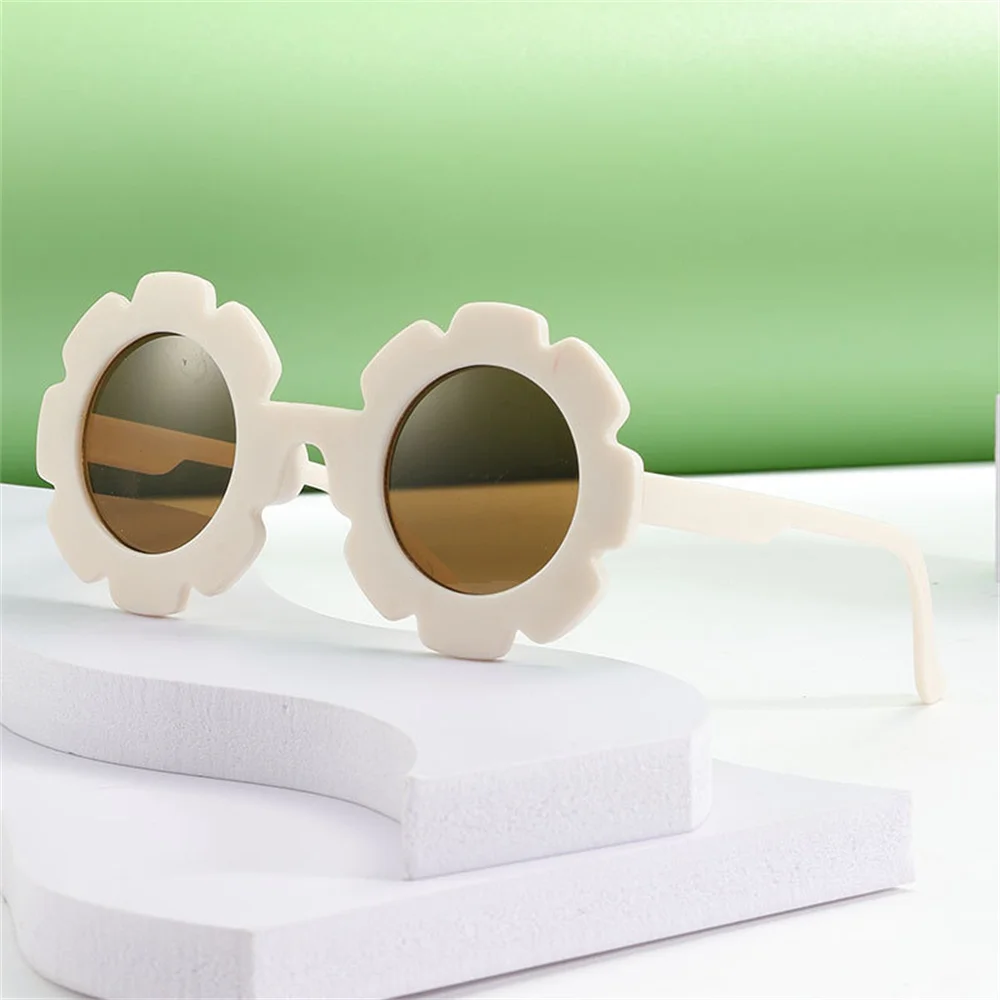 Солнцезащитные детские солнцезащитные очки, блокирующие сильный свет, устойчивые и противоскользящие По форме лица, легко моющиеся, легкая одежда
