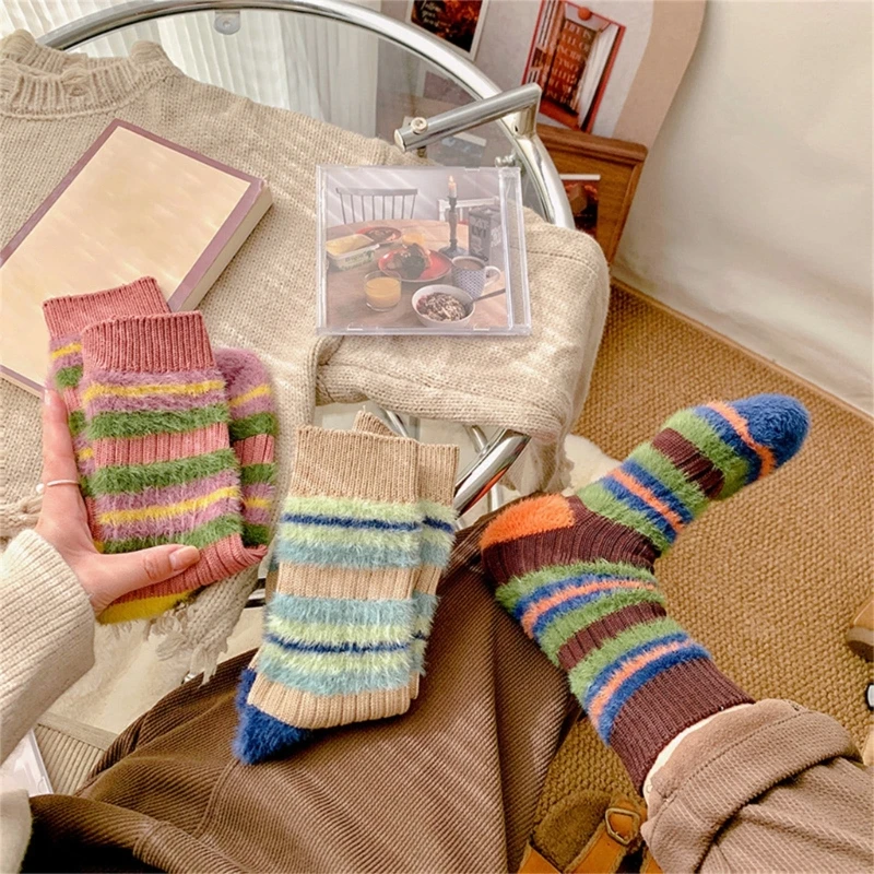 Модные женские плюшевые лоскутные носки в полоску с цветными блоками из искусственной шерсти, вязаные носки для экипажа, уличные зимние теплые носки со средней трубкой