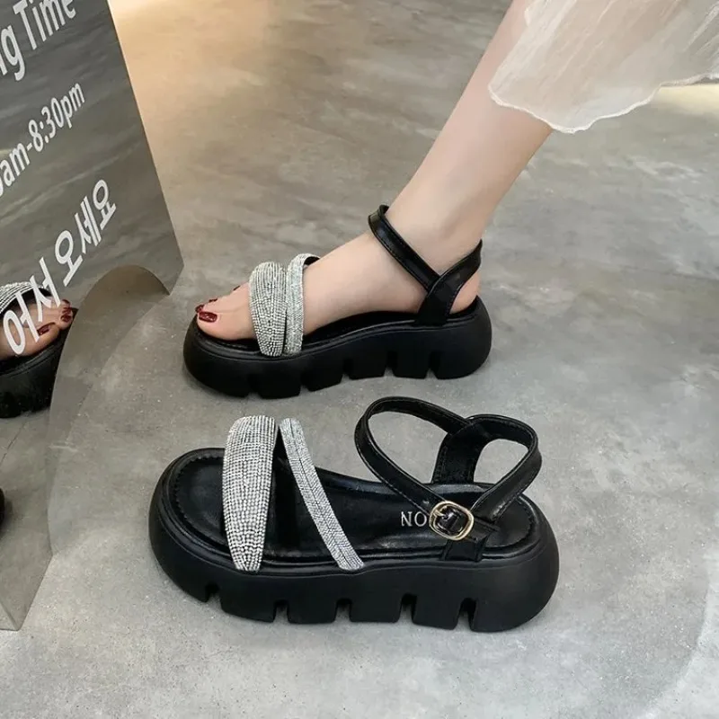 Комфортная обувь для женщин 2023 Босоножки-сабо на каблуке, увеличивающем рост, медицинский костюм, Женская бежевая обувь для маффинов, Новый Толстый страз S